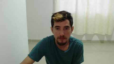 Snapshot of myke_xxx chatting on 12/16/24, 11:55 mike online show from 12/16/24, 11:55