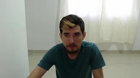 Snapshot of myke_xxx chatting on 12/17/24, 12:00 mike online show from 12/17/24, 12:00