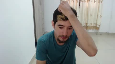 Snapshot of myke_xxx chatting on 12/19/24, 11:50 mike online show from 12/19/24, 11:50