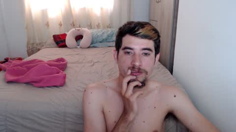 Snapshot of myke_xxx chatting on 12/27/24, 07:46 mike online show from 12/27/24, 07:46