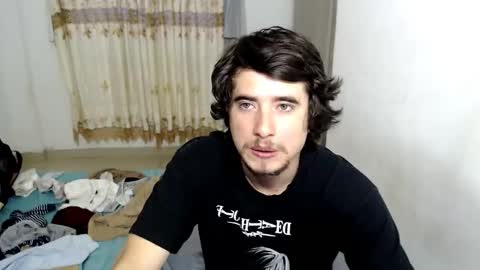 Snapshot of myke_xxx chatting on 12/04/25, 01:20 mike online show from 12/04/25, 01:20