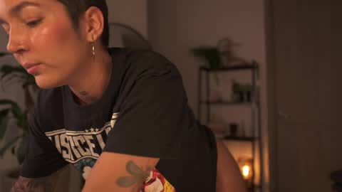 jacke BUNNY online show from 04/06/26, 11:49