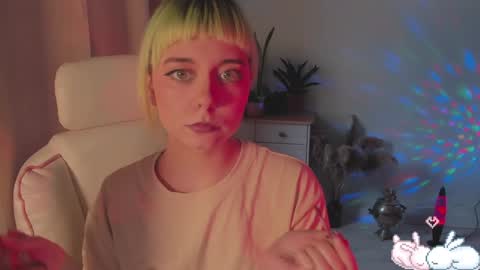 Snapshot of mylaweb chatting on 12/15/24, 09:03 MylaFlores online show from 12/15/24, 09:03