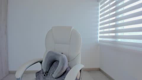 Myle online show from 01/17/25, 09:06