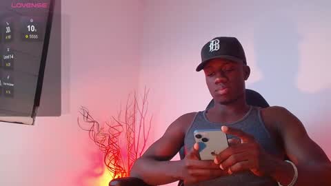 Mylo Wallace  online show from 01/20/25, 03:15