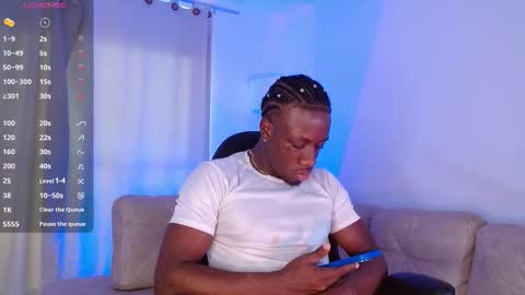 Snapshot of mylowallacee chatting on 02/05/26, 01:16 Mylo Wallace online show from 02/05/26, 01:16