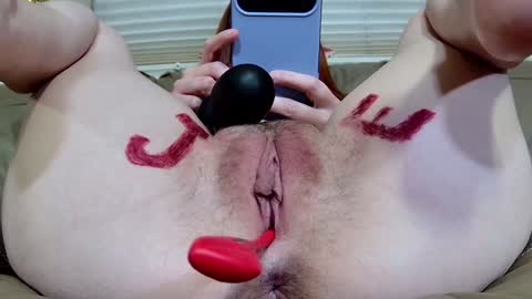 Snapshot of mymindbreaks2 chatting on 12/20/24, 12:27 mymindbreaks online show from 12/20/24, 12:27