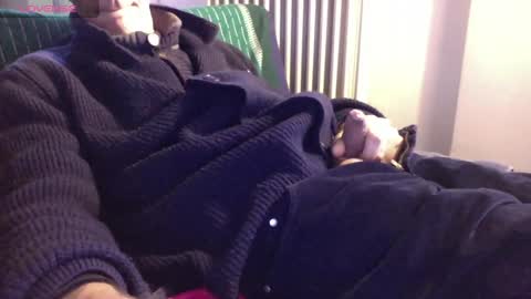 Bi sexy guy lovense hush is on private is open or password show tip if you like. online show from 01/05/25, 11:15