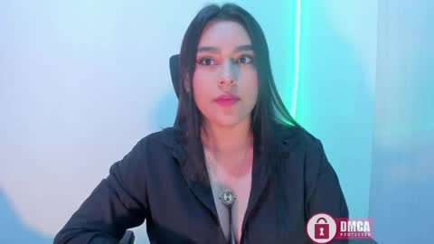 Snapshot of mypretty_isabella chatting on 10/10/25, 05:50 Bella online show from 10/10/25, 05:50