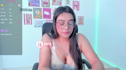 Snapshot of mypretty_isabella chatting on 07/13/26, 05:10 Bella online show from 07/13/26, 05:10