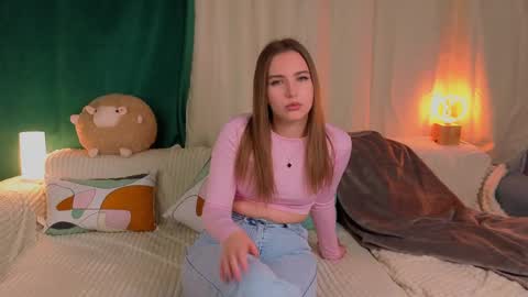 Snapshot of myrahenley chatting on 04/10/26, 12:32 myrahenley online show from 04/10/26, 12:32