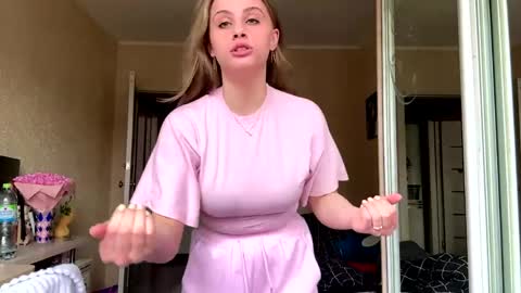 Ele online show from 04/06/26, 07:20