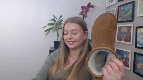 Erica online show from 01/16/25, 12:42