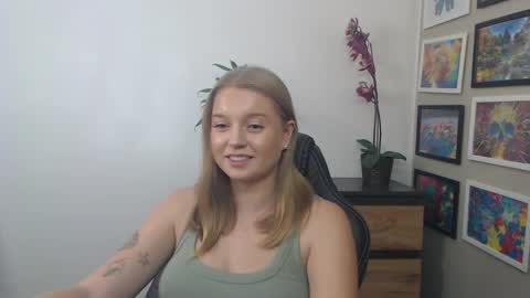 Erica online show from 09/18/25, 10:06