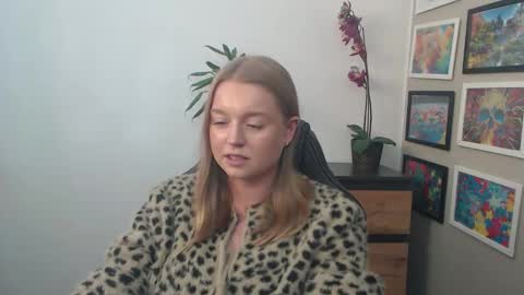 Erica online show from 09/23/25, 12:19