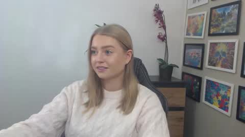 Erica online show from 09/29/25, 07:57