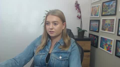 Erica online show from 10/10/25, 09:41