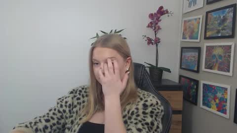 Erica online show from 02/11/26, 01:05