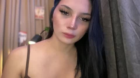 UR GIRL NEXTDOOR online show from 04/28/26, 12:43
