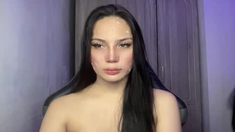 UR GIRL NEXTDOOR online show from 05/17/26, 11:39