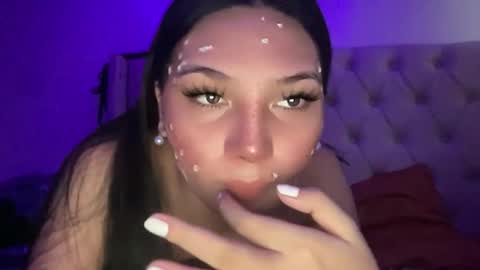 UR GIRL NEXTDOOR online show from 05/18/26, 08:53