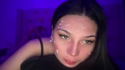 UR GIRL NEXTDOOR online show from 05/21/26, 11:06