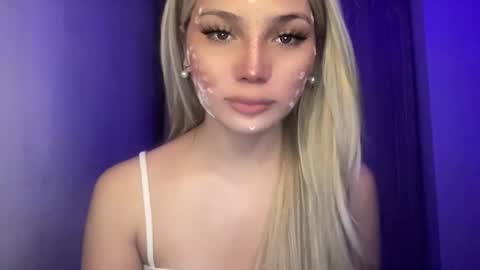 UR GIRL NEXTDOOR online show from 05/24/26, 04:34