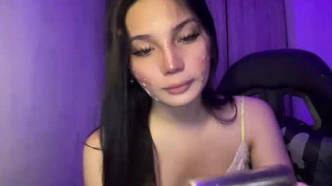UR GIRL NEXTDOOR online show from 05/28/26, 02:03