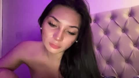 UR GIRL NEXTDOOR online show from 05/29/26, 02:31