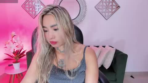 Snapshot of mystic_nova_ chatting on 05/17/26, 11:28 mystic_nova_ online show from 05/17/26, 11:28