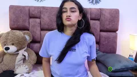 mysticliah online show from 11/12/25, 12:05