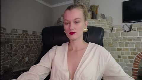 mysticvenus_ online show from 09/24/25, 07:01