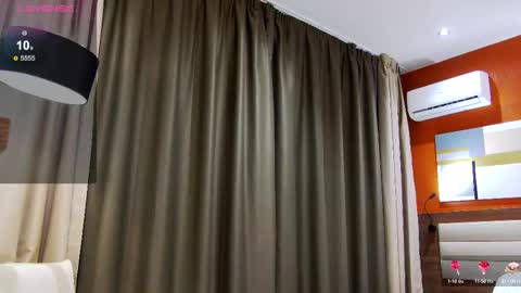 Snapshot of mystique_girl_ chatting on 10/04/25, 06:50 Angeline online show from 10/04/25, 06:50