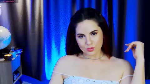 Snapshot of mystique_girl_ chatting on 01/31/26, 07:11 Angeline online show from 01/31/26, 07:11