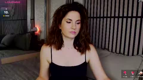 Snapshot of mystique_girl_ chatting on 06/22/26, 08:06 Angeline online show from 06/22/26, 08:06