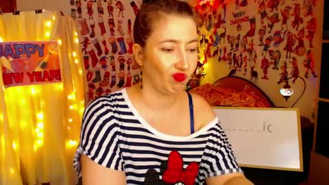 Snapshot of mystydew chatting on 01/28/25, 12:54 MystyDew online show from 01/28/25, 12:54