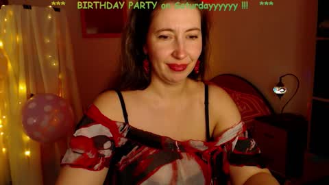 Snapshot of mystydew chatting on 10/25/25, 11:40 MystyDew online show from 10/25/25, 11:40