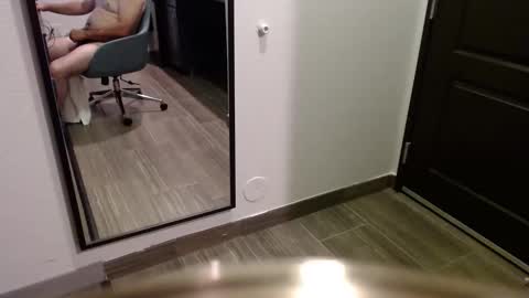 Snapshot of myyx chatting on 10/23/25, 11:09 myyx online show from 10/23/25, 11:09