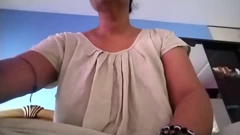 Snapshot of n298033 chatting on 09/25/25, 09:24 n298033 online show from 09/25/25, 09:24