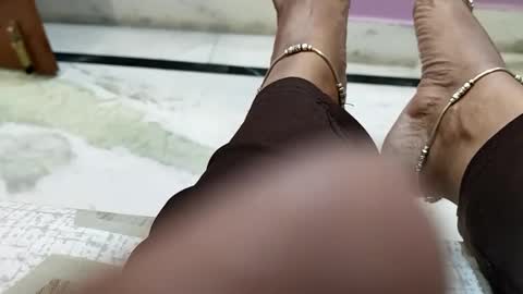 Snapshot of n298033 chatting on 11/19/25, 03:12 n298033 online show from 11/19/25, 03:12