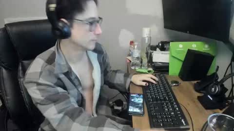 a Ordinary Boy online show from 02/02/26, 05:39