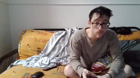 a Ordinary Boy online show from 02/08/26, 02:04