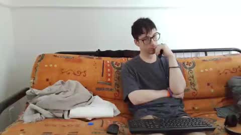 a Ordinary Boy online show from 02/20/26, 03:45