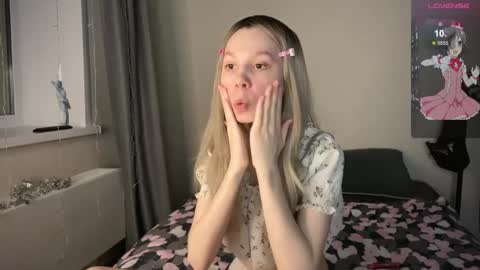 Snapshot of na_prikole_ chatting on 02/26/25, 05:17 Vanessa and Julia online show from 02/26/25, 05:17