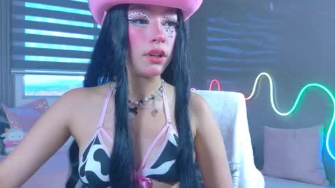 naaomi_cute online show from 10/31/25, 10:33