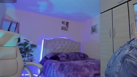 anny online show from 12/22/24, 10:15