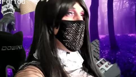 Snapshot of nackedforyou chatting on 01/04/25, 02:14 NackedForYou online show from 01/04/25, 02:14