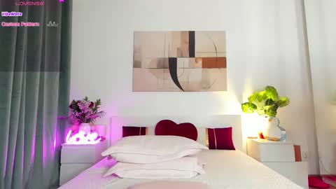 Nadia online show from 02/18/25, 06:15