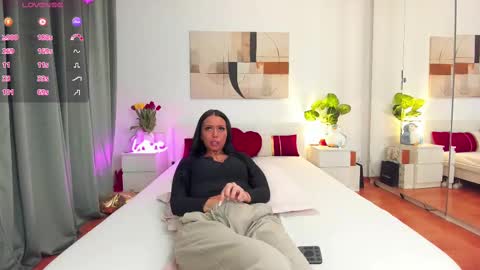 Nadia online show from 03/08/25, 06:26