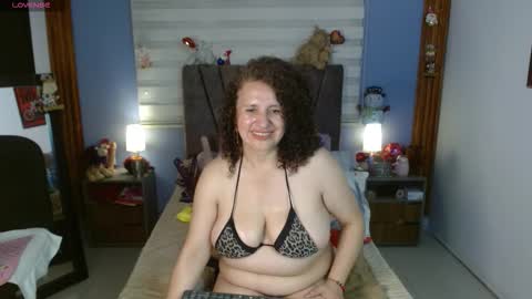 nadia_84 online show from 12/19/25, 10:06